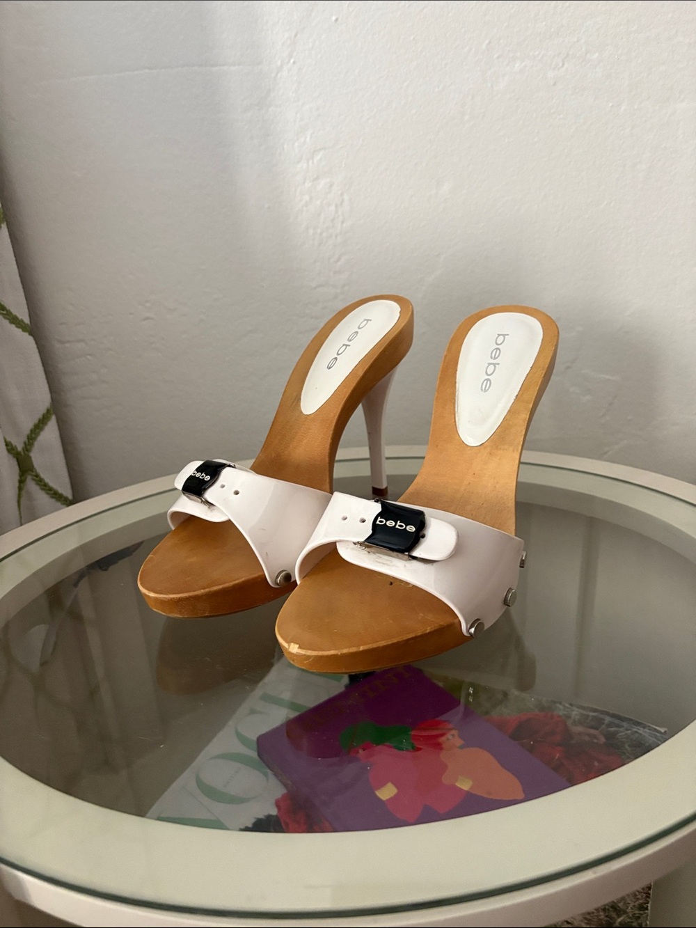 2000s bebe White Wooden Heels with Black Buckle - Picture 1 of 4